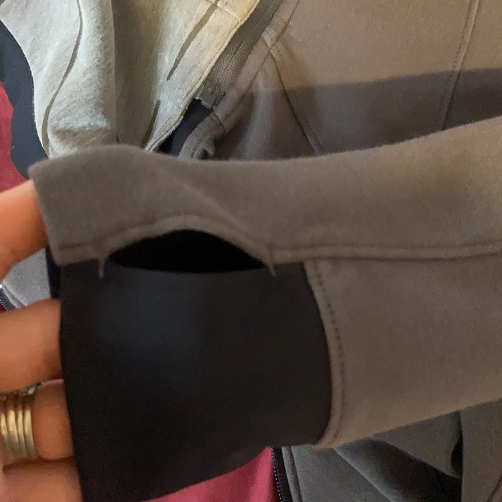 Under armor jacket - Picture 3 of 4